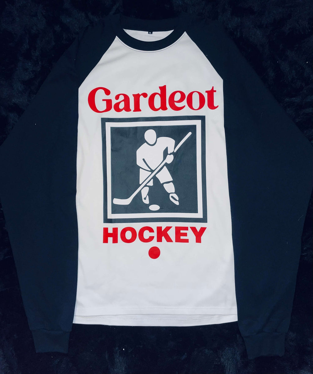 Gardeot hockey inspired longsleeve shirt with minimalist design